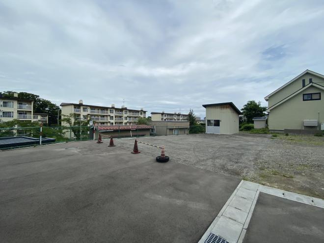 樹木2丁目駐車場