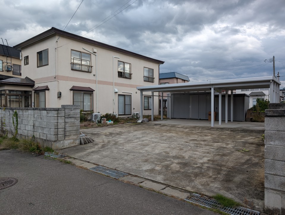 黒石市緑町中古住宅